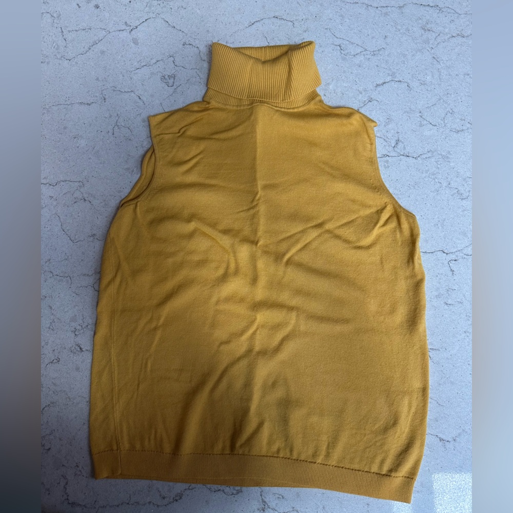 Lafayette 148 sleeveless turtleneck. Size small